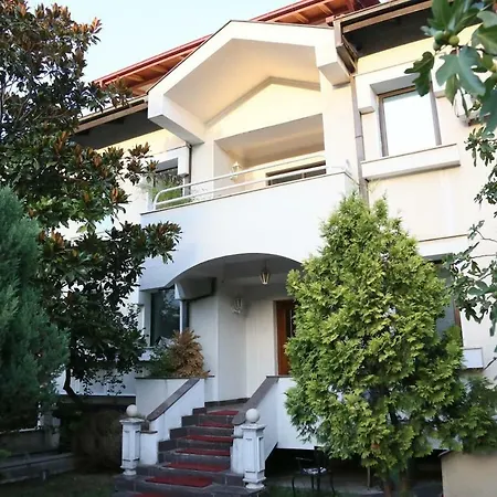 Charming Taftalige Villa Skopie